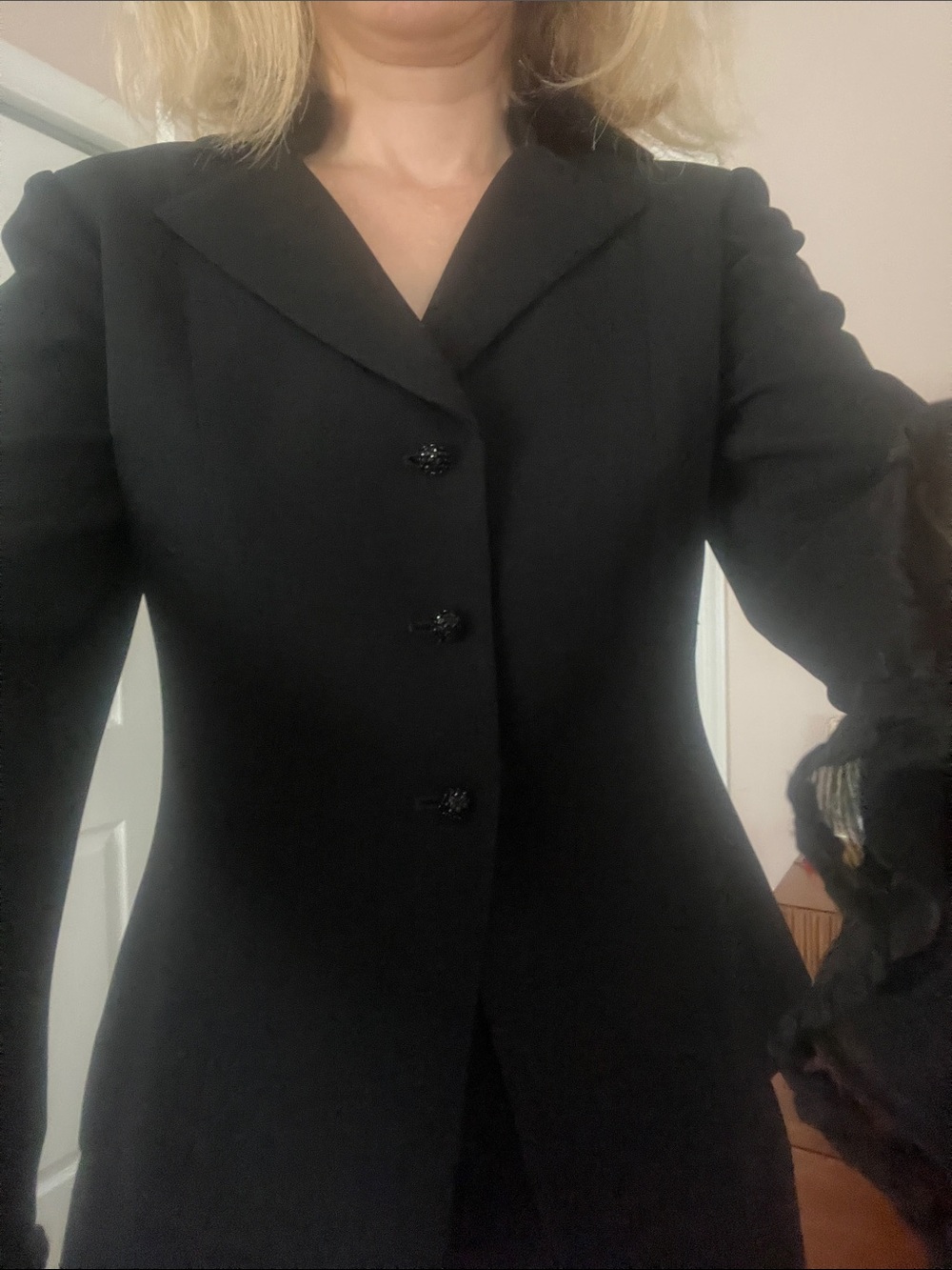 New dressy black Tahari suit - NWOT - Picture 10 of 10